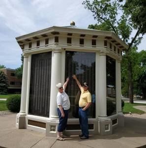 Meet your Posher, Donald